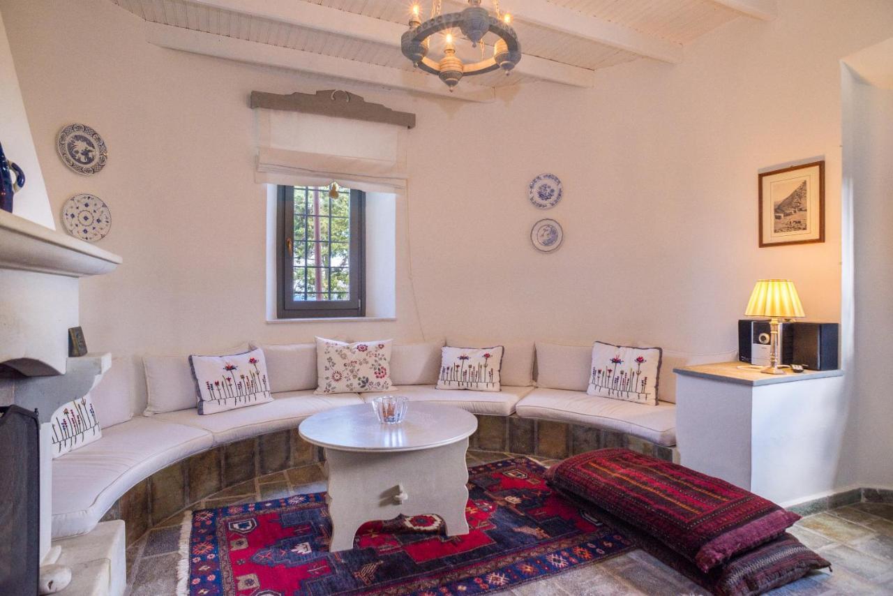 Authentic Cretan Stone Windmill Villa ซิเตีย ภายนอก รูปภาพ